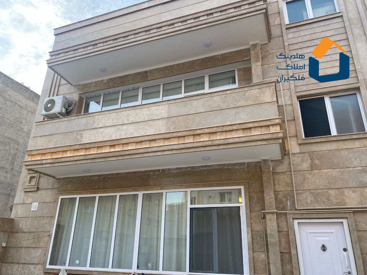 حیاط ویلایی