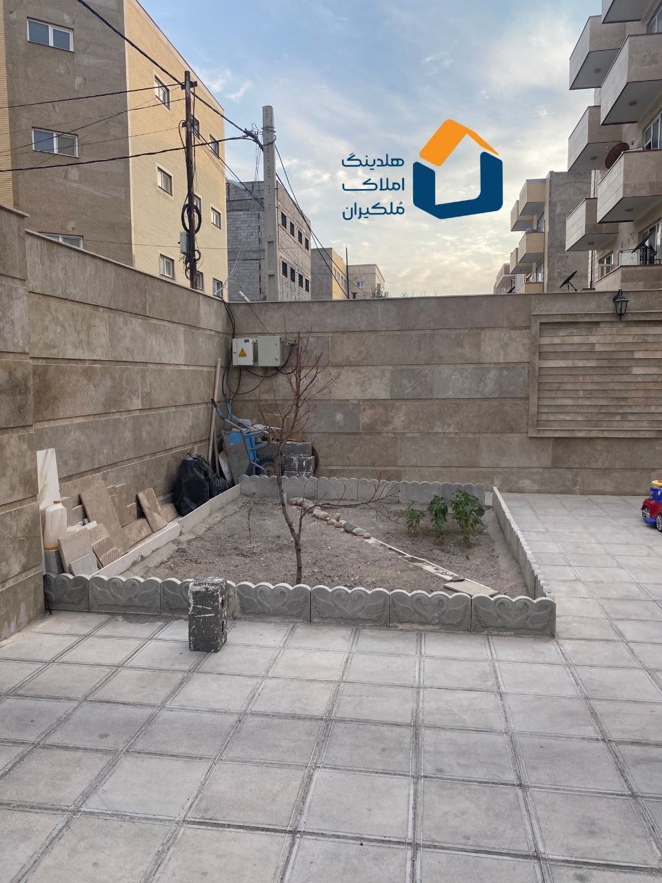 حیاط ویلایی
