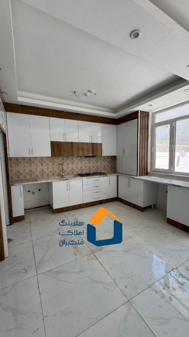 حیاط دوبلکس در هشتگرد