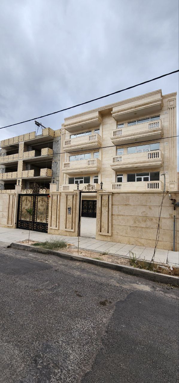 ۶واحد۱۳۴متری در نگین